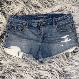 Light-Wash American Eagle Jean Shorts